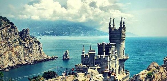 Отельеры и транспортники Крыма озаботились доставкой гостей к местам отдыха