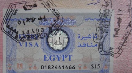 Египет: туристов меньше, поднимем визовый сбор