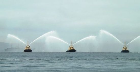 Приветственными фонтанами встретят Costa NeoRomantica во Владивостоке