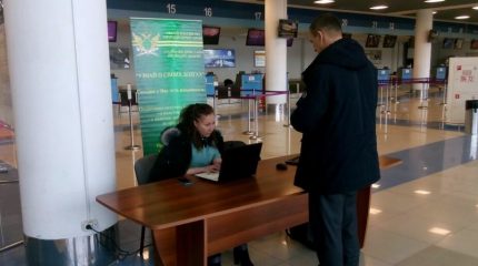 Из-за долгов в 12,5 млрд рублей почти 54 тыс. приморцев на выпустят на праздники за границу
