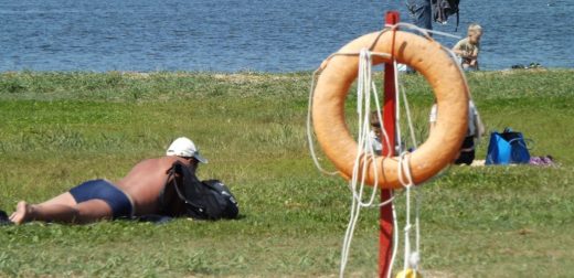 Пляжи Владивостока:  мест мало, качество воды неважное, нет условий для безопасного отдыха
