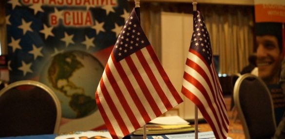 Все  консульства США в РФ возобновили выдачу виз