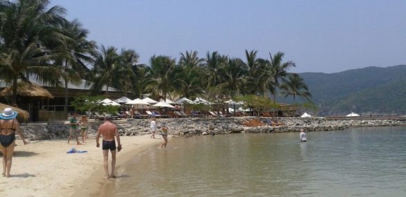 Покурил на пляжах Таиланда? Штраф или на год за решетку