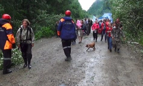 В Кавалеровском районе Приморья спасатели вызволили туристов из района бедствия