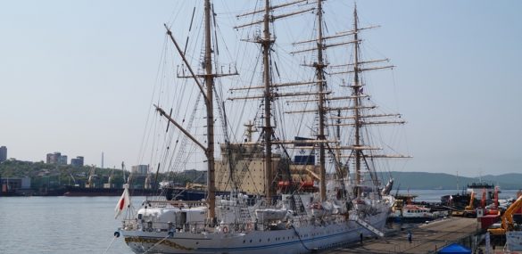 Визит японского парусника Kaiwo Maru во Владивосток или знак морского царя