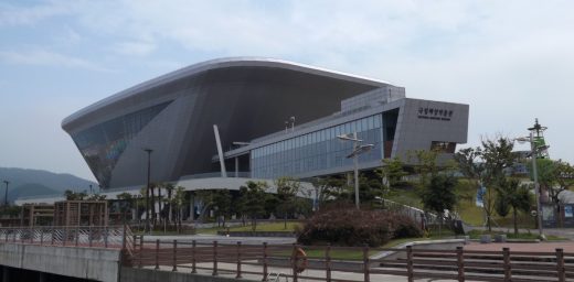 Между Пусаном и Владивостоком хотят запустить паром и увеличить число авиарейсов