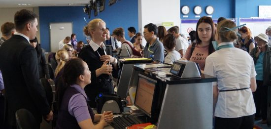 Пассажиров в аэропорту Владивосток стали обслуживать гораздо быстрее