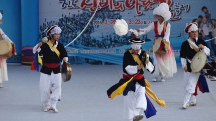 Южная Корея приглашает приморцев на весенние фестивали