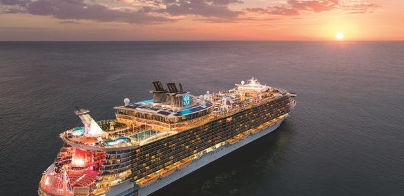 Сенсация: лайнер-гигант SPECTRUM OF THE SEAS возьмет туристов на борт во Владивостоке