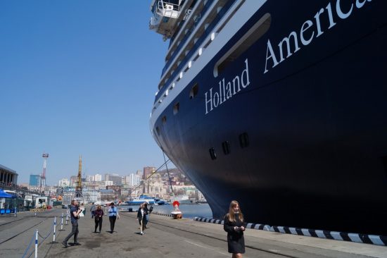 Голландец откроет новый круизный сезон в Приморье