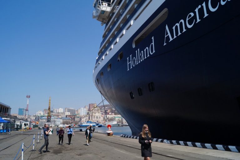 Голландец откроет новый круизный сезон в Приморье