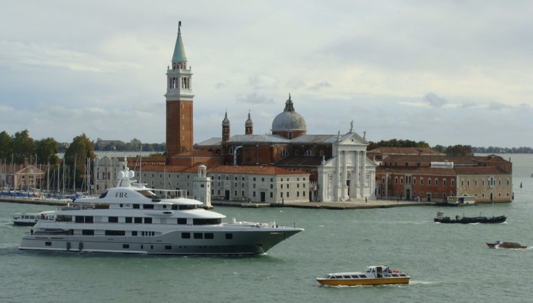 От пляжей в ЮВА до европейского драйва или что выбрали приморцы на майские праздники