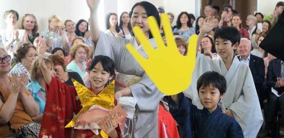 Во Владивостоке японские мифы и легенды «нарядили» в кимоно