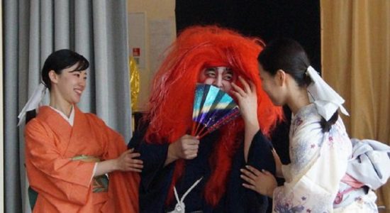 С героями японских мифов и легенд жителей и гостей Приморья познакомит кимоно-шоу