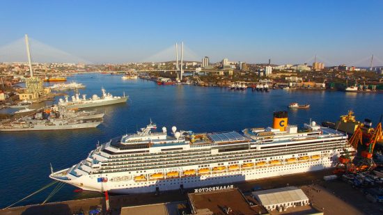 Иностранным судам с туристами дали добро на заходы в порты Дальнего Востока и Арктики