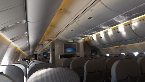 Пьяные приморцы занимались развратом в самолете по дороге из Москвы во Владивосток