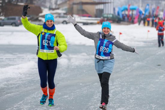 Владивосток массово вышел на лед: прошел V ледовый полумарафон Honor Vladivostok Ice Run