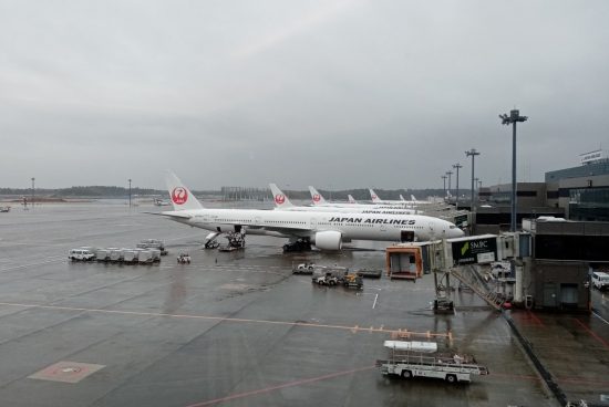 Японские авиакомпании приостанавливают полеты между Токио и Владивостоком