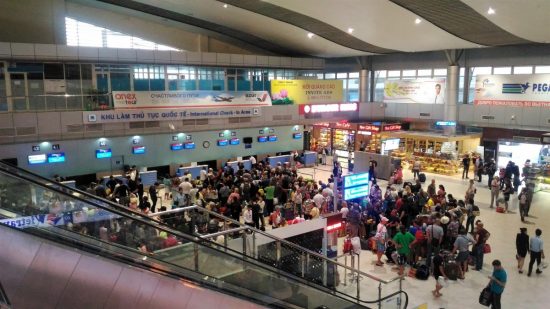 Дальневосточников продолжают вывозить из-за рубежа