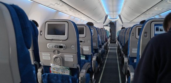 По распоряжению Роспотребнадозра без масок и перчаток в самолет или поезд теперь ни-ни