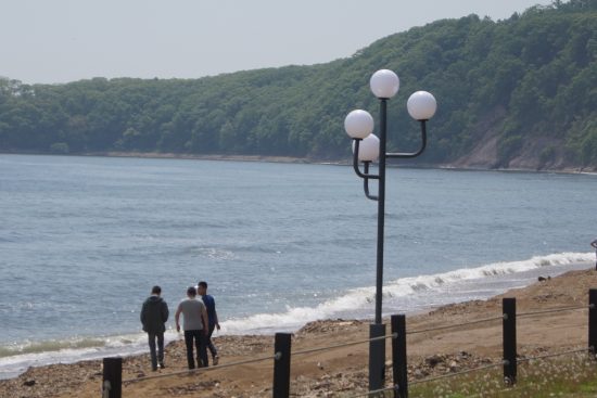 В Приморье из-за COVID закрывают пляжи