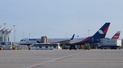 Российским авиакомпаниям помогут рублем