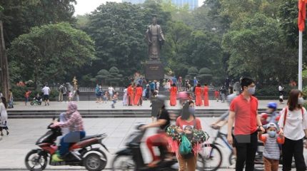 Ханой начинает принимать туристов