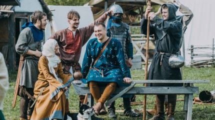 Средневековую ферму на ДВ-гектаре воссоздают участники клуба исторической реконструкции в Приморье