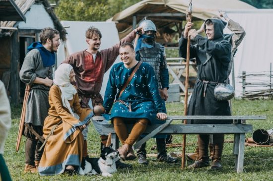 Средневековую ферму на ДВ-гектаре воссоздают участники клуба исторической реконструкции в Приморье