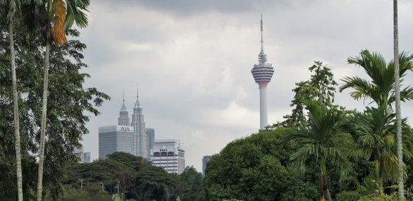 Малайзия из-за COVID-19 ввела ограничения на въезд для иностранцев до конца 2020 года