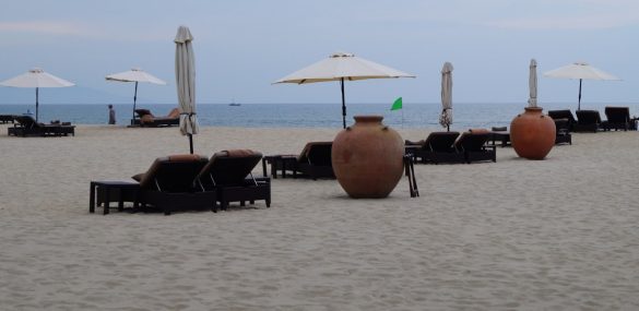 Вьетнам не готов из-за вируса принимать иностранных туристов