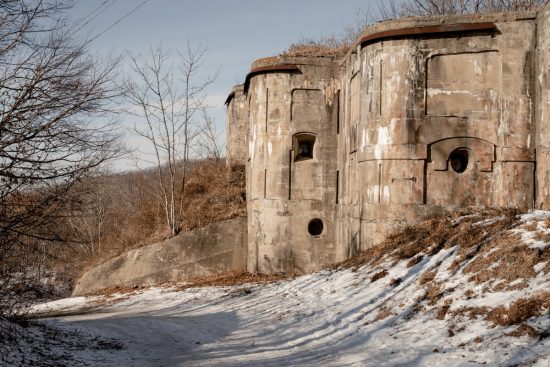 Во Владивостоке женщин на Мартовские праздники отвезут в крепость