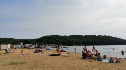 В Приморье арендаторы и местные власти занялись уборкой пляжей