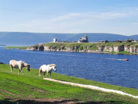 Ямщик, не гони лошадей. Остановка в якутском селе Синск
