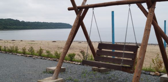 На пляжах Находки выявили незаконную торговлю алкоголем и нарушителей водной зоны