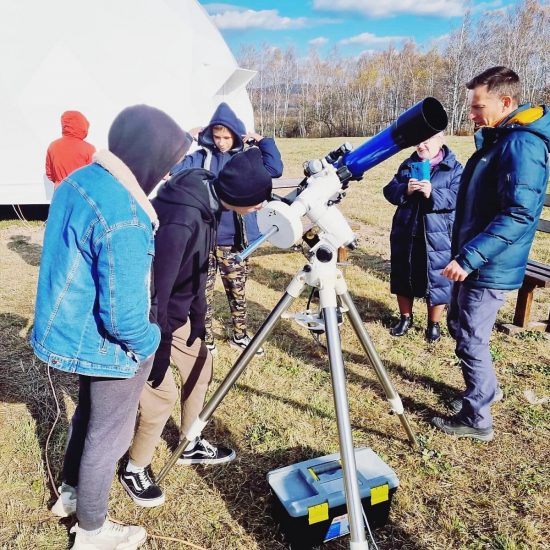 Ребятам из Центров содействия семейному устройству ТИЦ Приморья дарит знания, любовь к краю и страсть к путешествиям