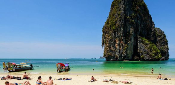 Авиаперевозчики увеличили число рейсов из Владивостока в Таиланд