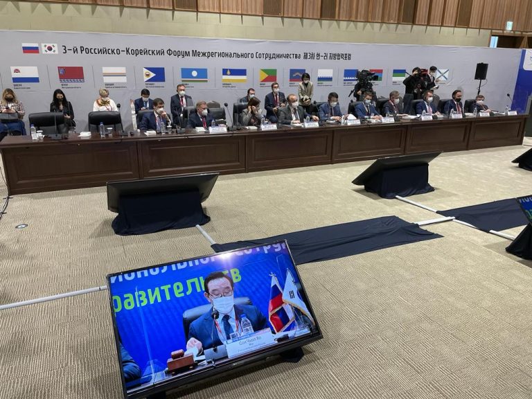 Приморье ждет появления новых морских паромных и авиамаршрутов с Южной Кореей