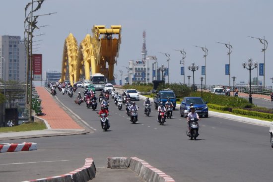 Вьетнам вышел на путь восстановления туризма