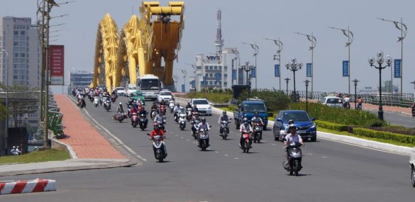 Вьетнам вышел на путь восстановления туризма