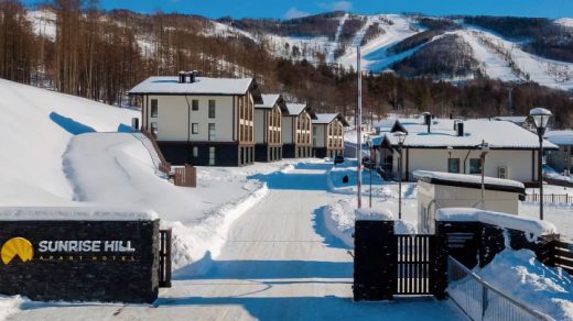 Настоящие альпийские шале примут туристов на Сахалине