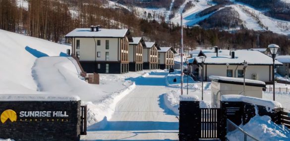 Настоящие альпийские шале примут туристов на Сахалине