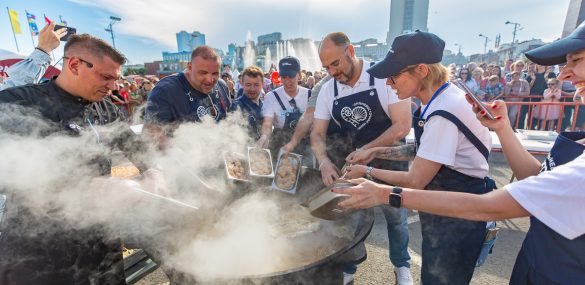 Владивосток с размахом и сытно отметил «На гребне» день города