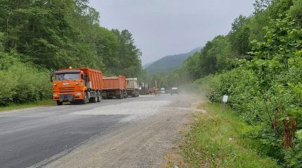 «Туристическую» трассу Приморья отремонтируют к концу пляжного сезона