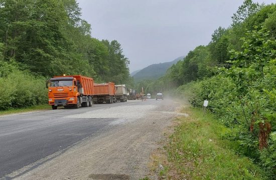 «Туристическую» трассу Приморья отремонтируют к концу пляжного сезона