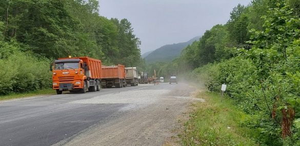 «Туристическую» трассу Приморья отремонтируют к концу пляжного сезона