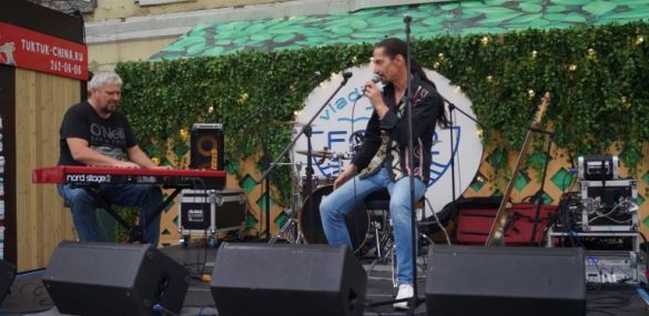 Туристам предлагают стать похожими на владивостокцев