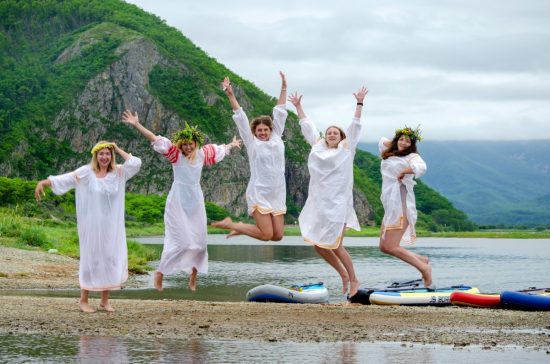 Музыкальный шабаш, русалки на сапах, веники для мальчиков и венки для девочек – Ивана Купала в Дальнегорске