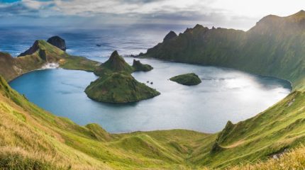 Экологический туризм будут развивать на островах Курильской гряды