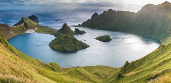 Экологический туризм будут развивать на островах Курильской гряды